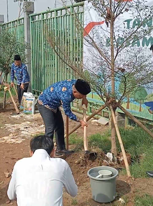 DLH Kota Bekasi Serukan Penanaman Pohon Guna Menekan Minimnya RTH