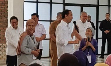Presiden Jokowi Berikan Bantuan Beras dan Sembako Untuk Warga Tangsel